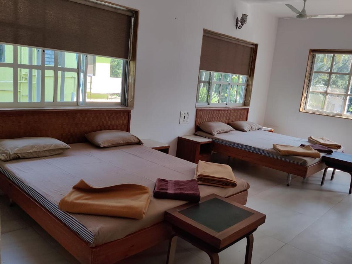 White House Beach Resort, Nagaon エクステリア 写真