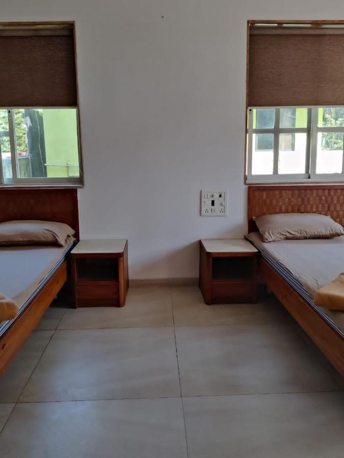 White House Beach Resort, Nagaon エクステリア 写真