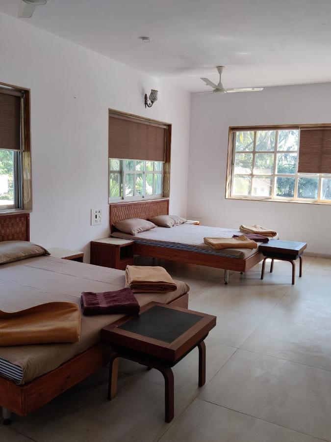 White House Beach Resort, Nagaon エクステリア 写真