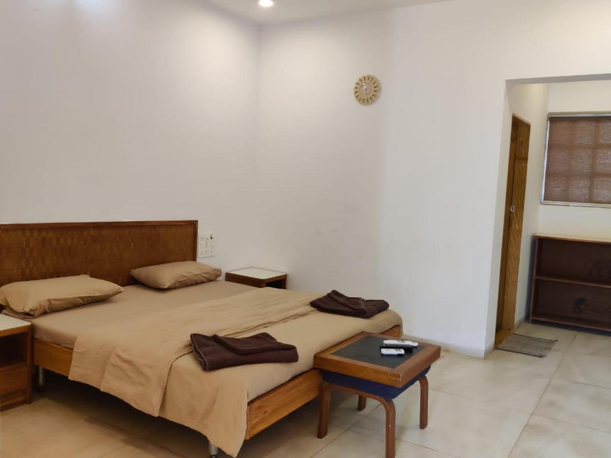 White House Beach Resort, Nagaon エクステリア 写真
