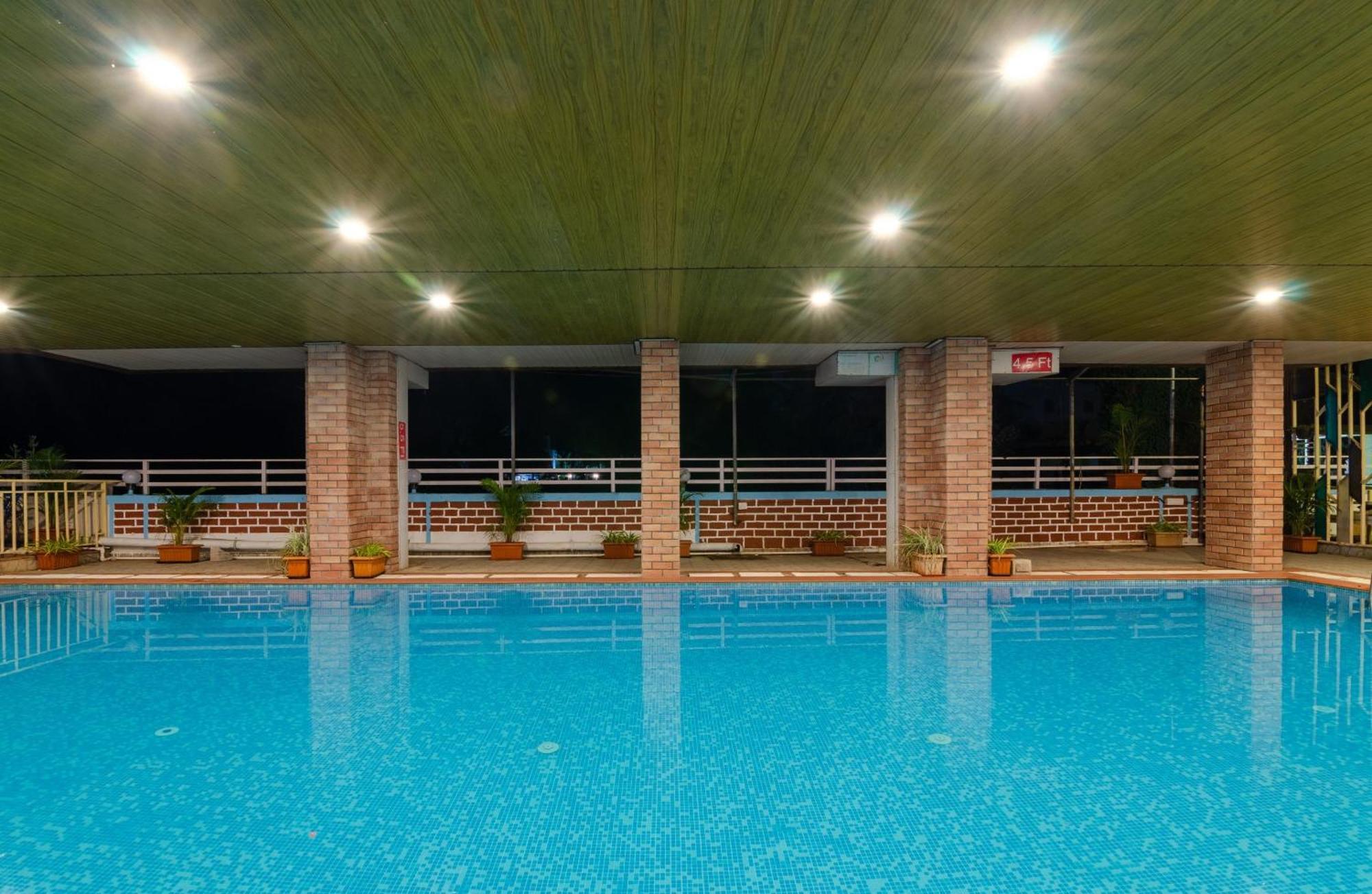 White House Beach Resort, Nagaon エクステリア 写真
