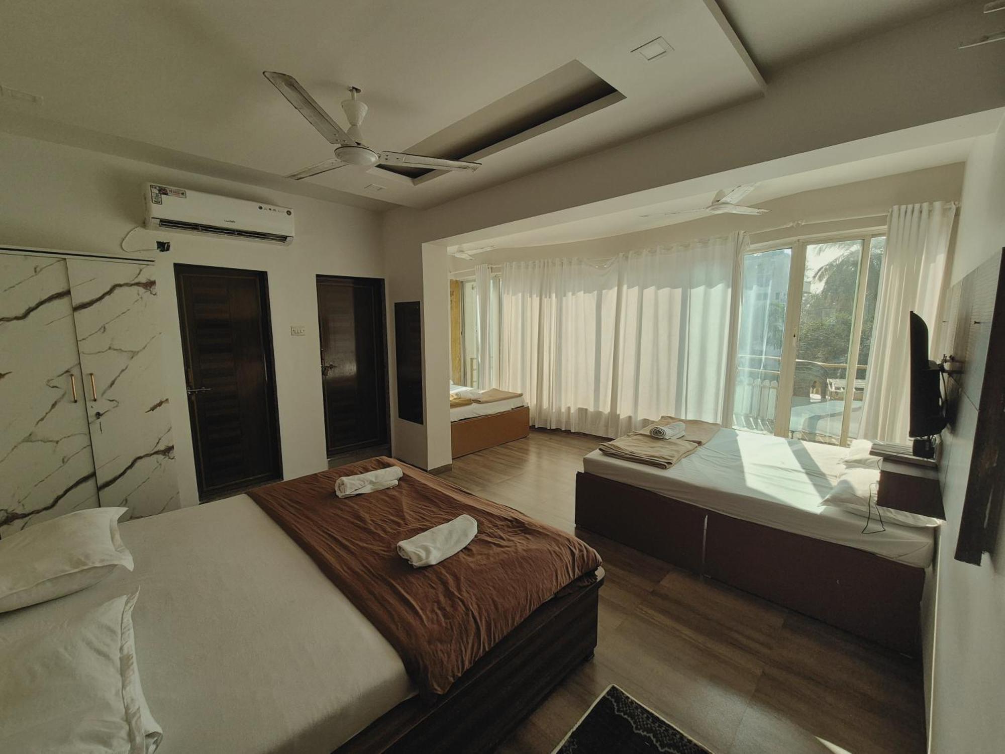 White House Beach Resort, Nagaon エクステリア 写真